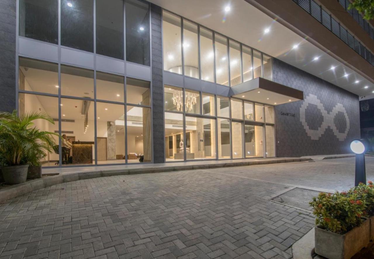 By Calamari Homes - Infinitum 3302 Bocagrande Apartment *