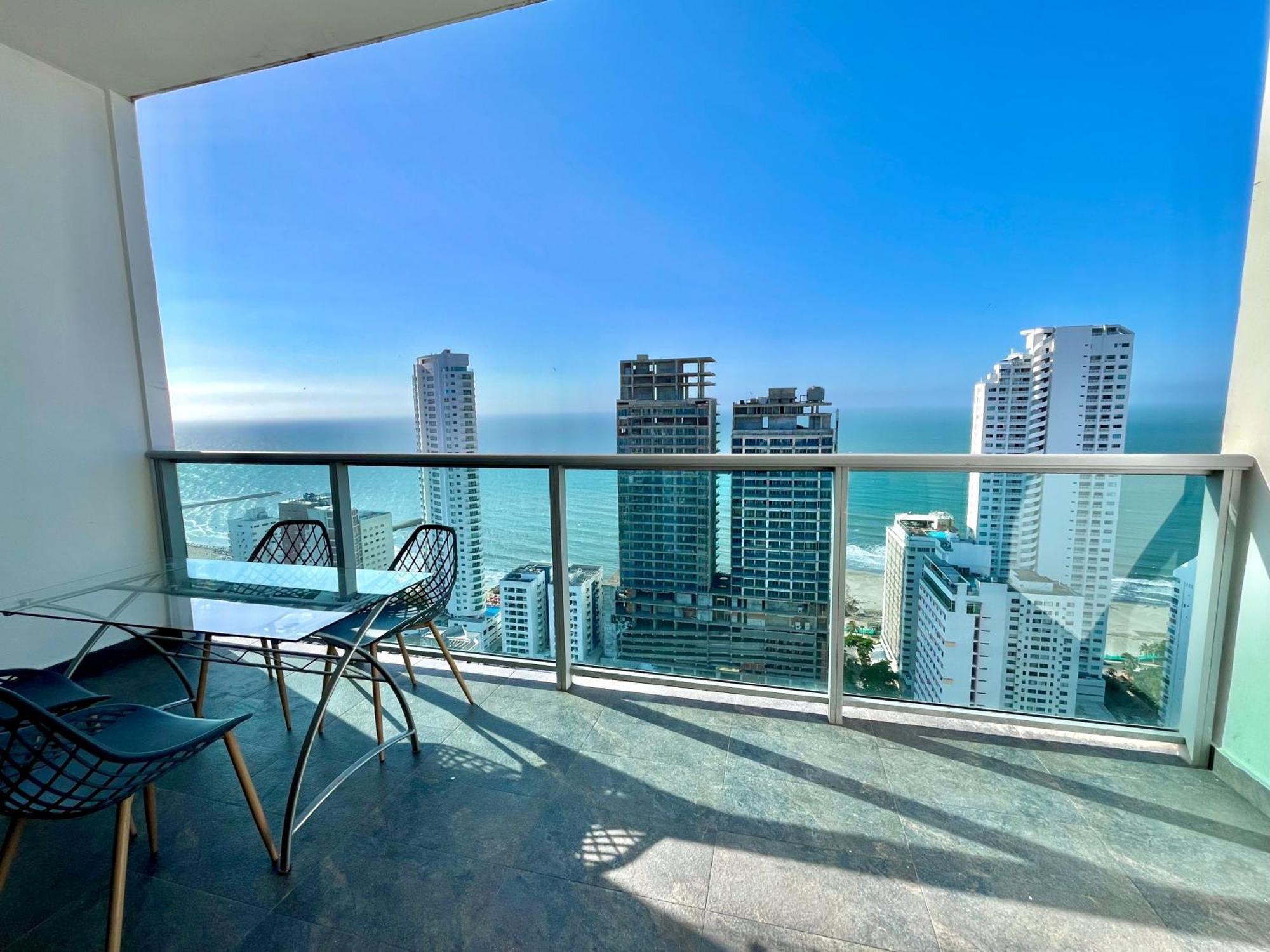By Calamari Homes - Infinitum 3302 Bocagrande Apartment Cartagena